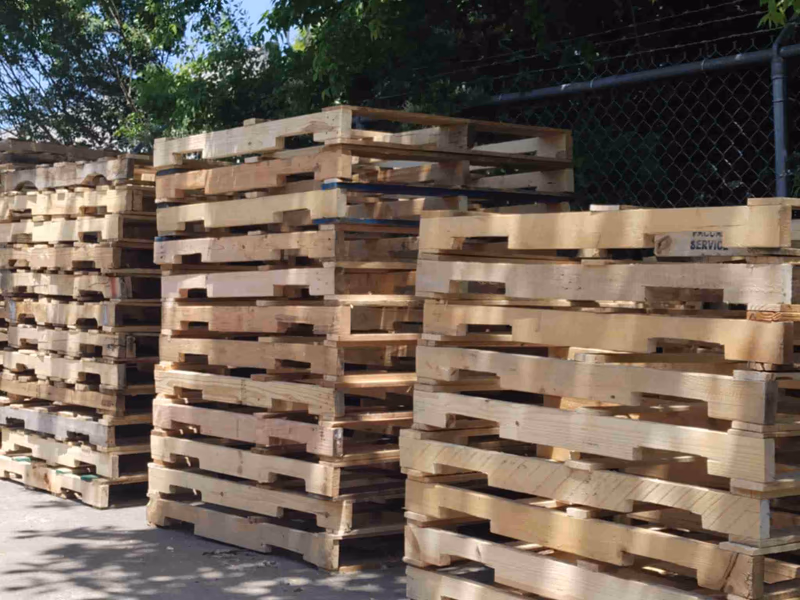 Juneau, Alaska - Grade A Premium 48x40 Wood Pallets