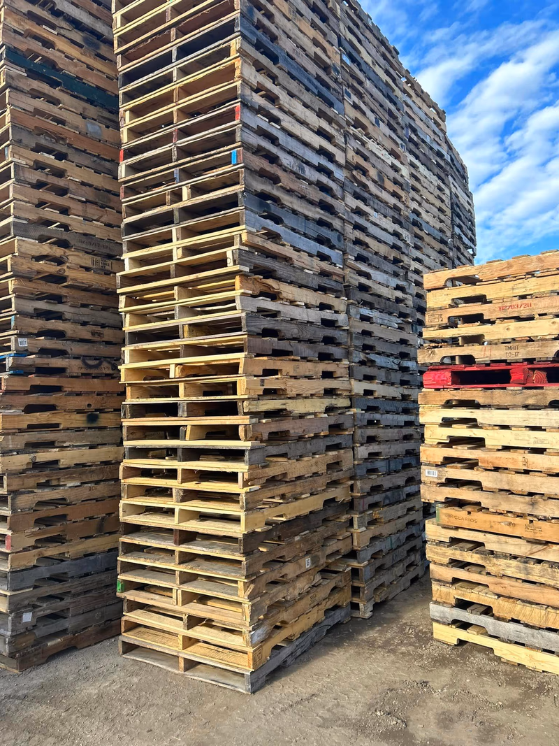 Fayetteville, Arkansas - Pallet Cores for Recycling