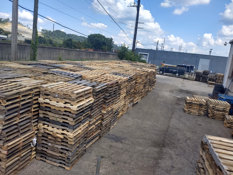 Anaheim, California - Grade B Standard Wood Pallets