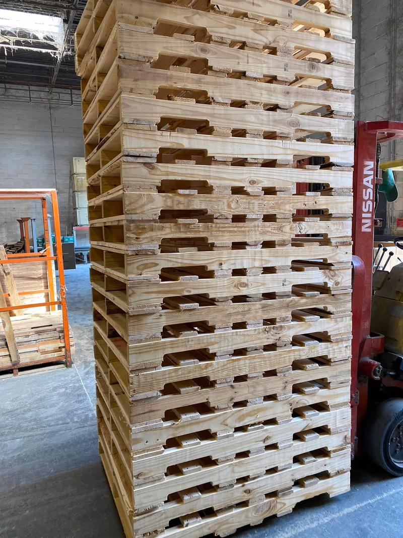 San Diego, California - Grade A Premium 48x40 Wood Pallets