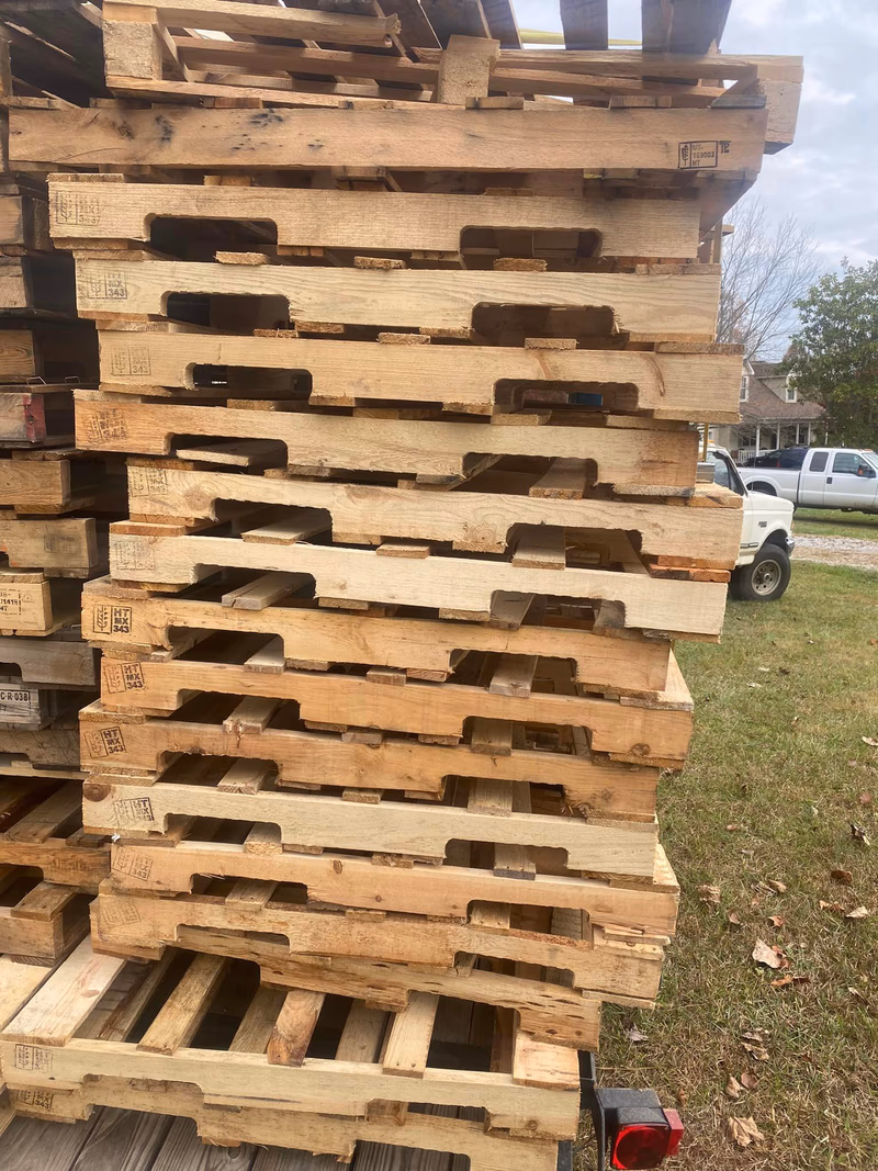 San Francisco, California - Grade C Economy Wood Pallets