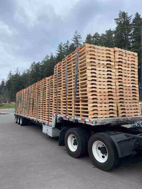 Denver, Colorado - Grade A Premium 48x40 Wood Pallets