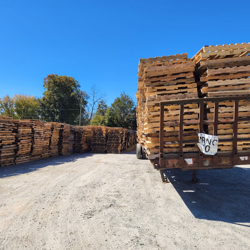Lakewood, Colorado - Grade A Premium 48x40 Wood Pallets
