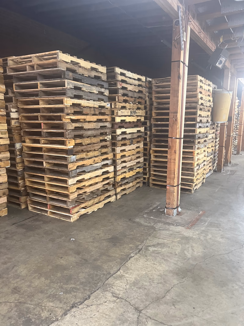 Hartford, Connecticut - Grade B Standard Wood Pallets
