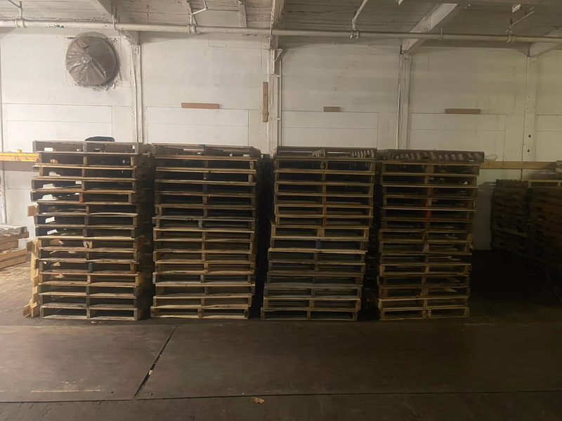 New Haven, Connecticut - Grade C Economy Wood Pallets