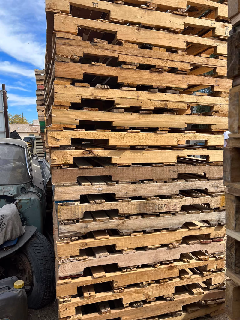 Dover, Delaware - Grade A Premium 48x40 Wood Pallets
