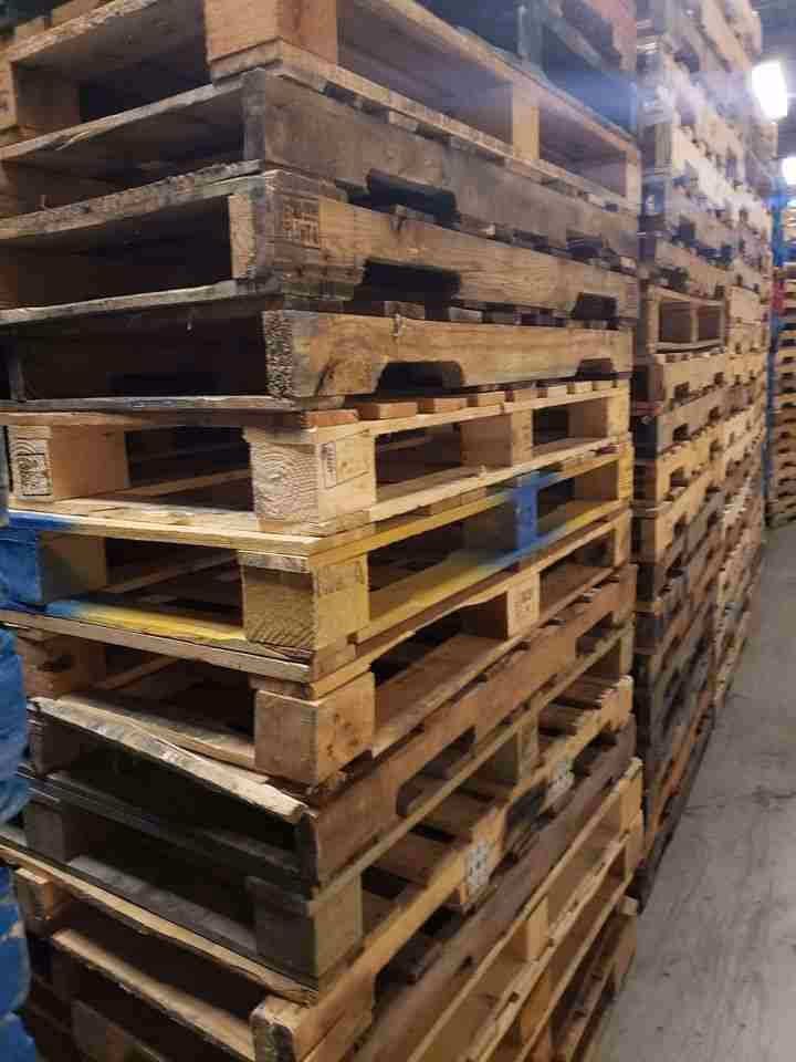 Boise, Idaho - Grade A Premium 48x40 Wood Pallets