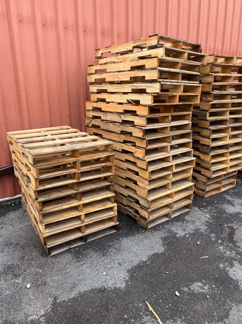 Evansville, Indiana - Grade B Standard Wood Pallets