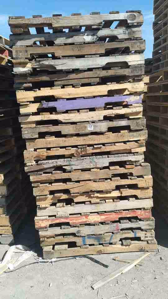 Des Moines, Iowa - Grade A Premium 48x40 Wood Pallets