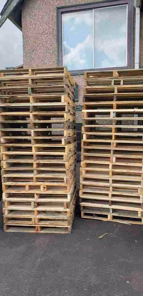 Kansas City, Kansas - Grade A Premium 48x40 Wood Pallets