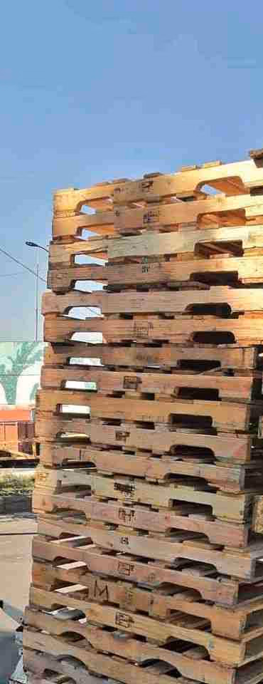 Overland Park, Kansas - Grade A Premium 48x40 Wood Pallets