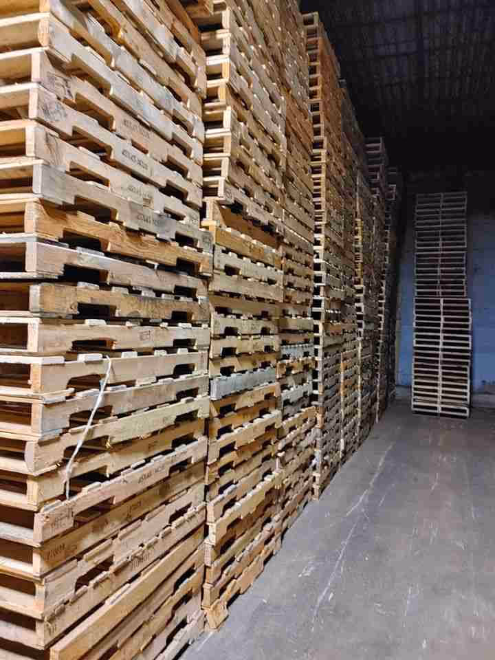 Topeka, Kansas - Grade C Economy Wood Pallets