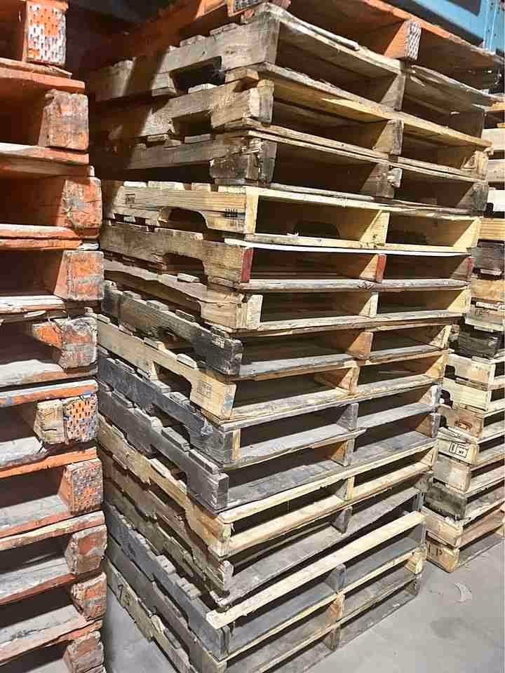 Bowling Green, Kentucky - Grade B Standard Wood Pallets
