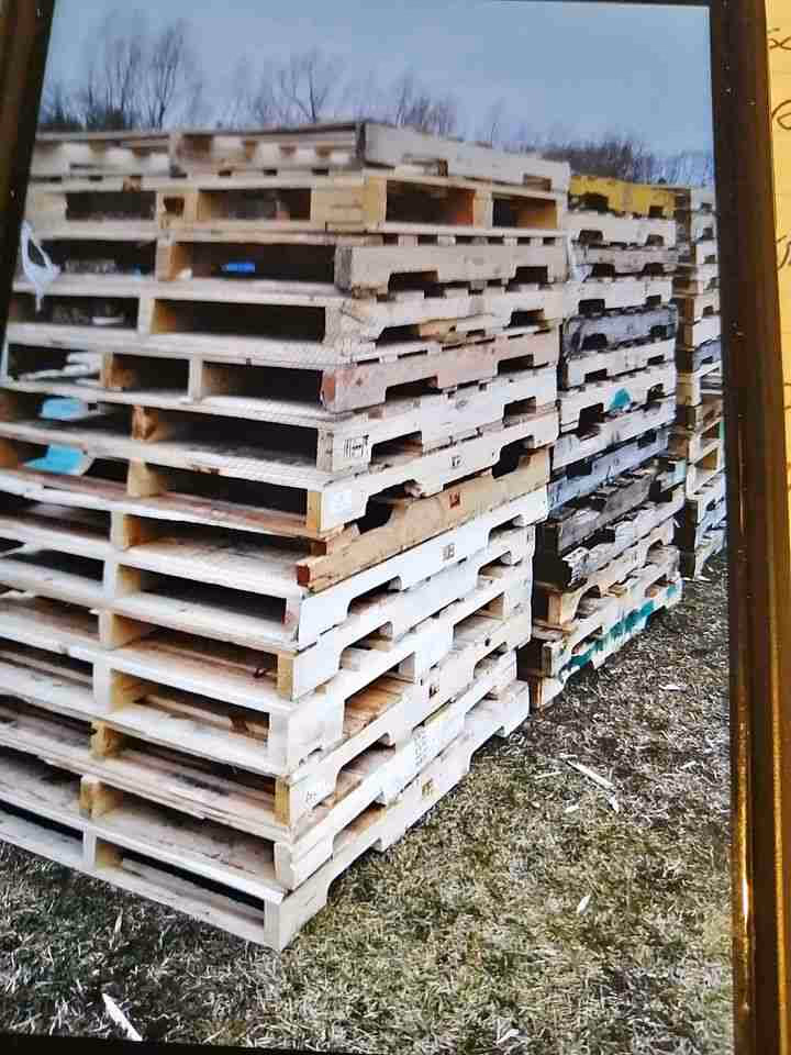 Lexington, Kentucky - Pallet Cores for Recycling