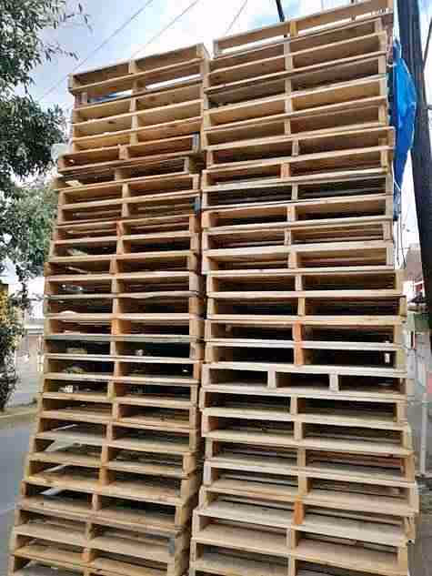 Boston, Massachusetts - Grade C Economy Wood Pallets