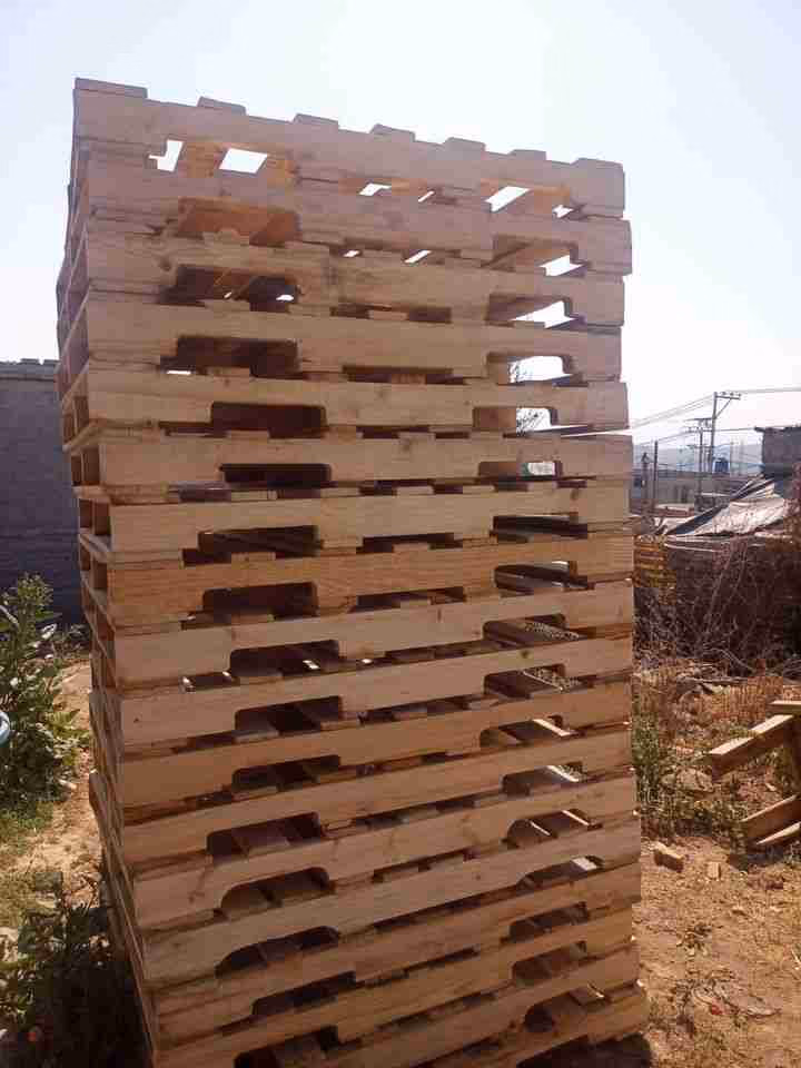 Grand Rapids, Michigan - Grade B Standard Wood Pallets