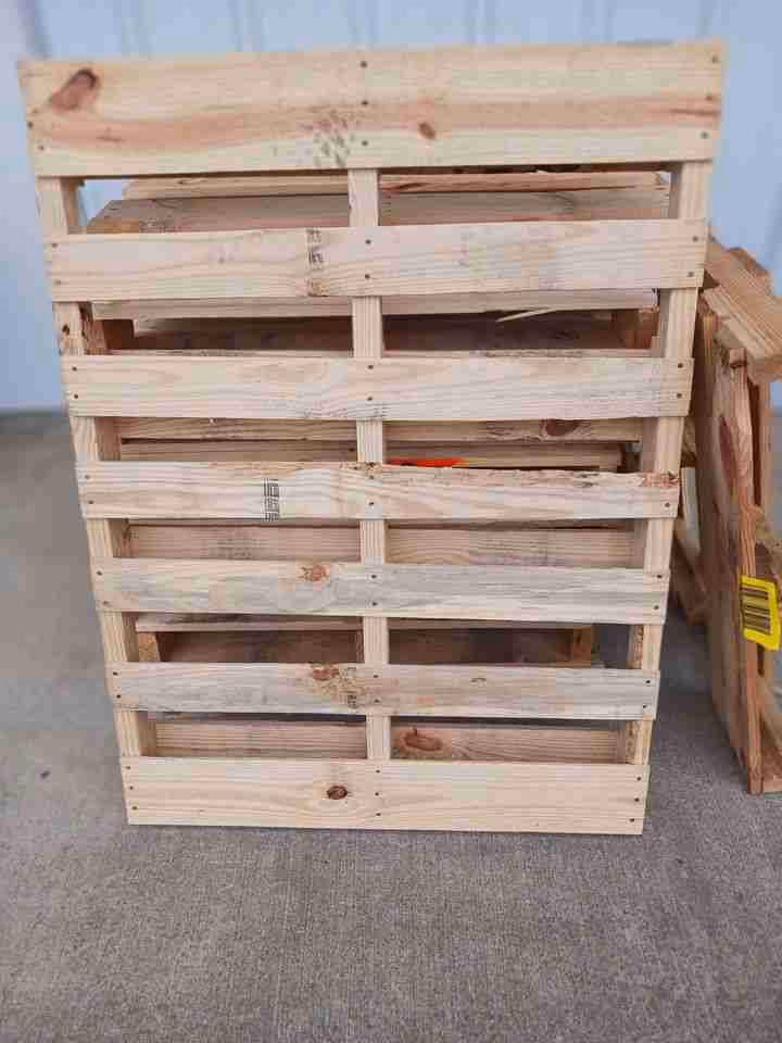 Minneapolis, Minnesota - Grade C Economy Wood Pallets