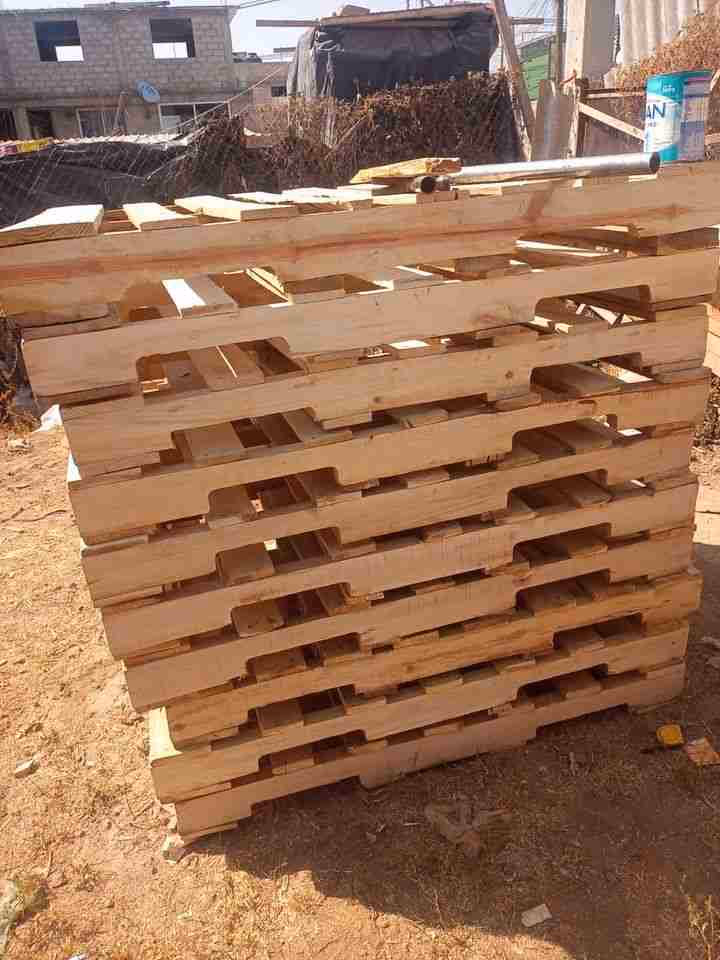 Rochester, Minnesota - Grade A Premium 48x40 Wood Pallets