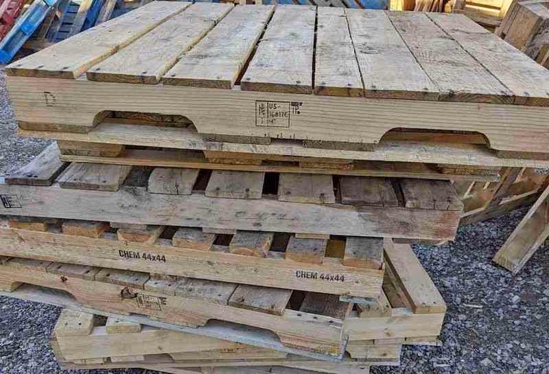 Columbia, Missouri - Grade A Premium 48x40 Wood Pallets