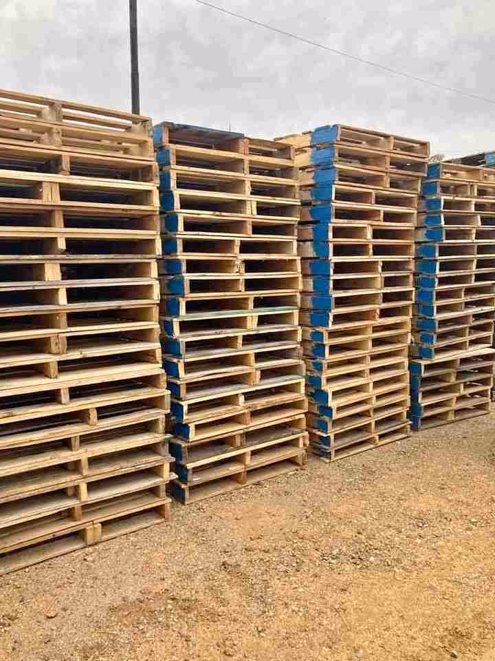 Columbia, Missouri - Grade B Standard Wood Pallets