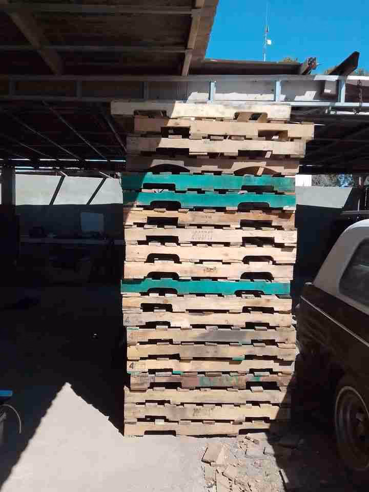 Concord, New Hampshire - Grade A Premium 48x40 Wood Pallets