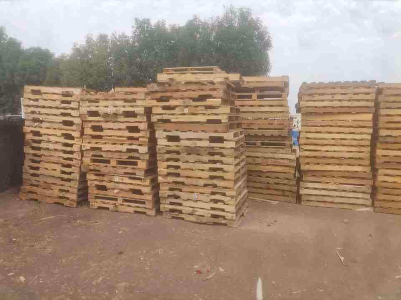 Derry, New Hampshire - Grade C Economy Wood Pallets