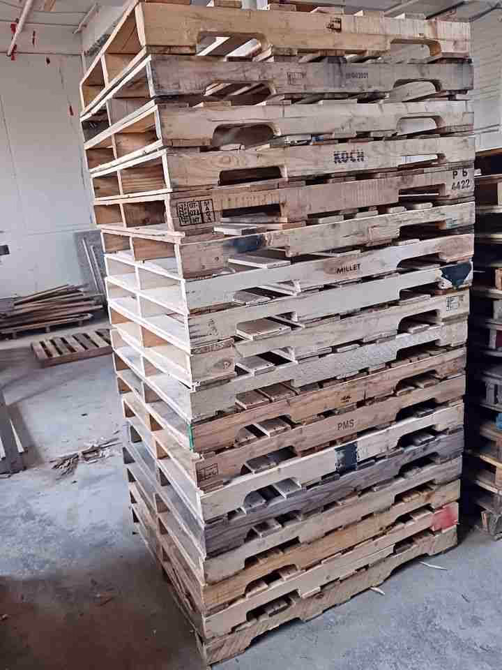 Tulsa, Oklahoma - Grade A Premium 48x40 Wood Pallets