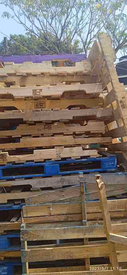 Portland, Oregon - Grade A Premium 48x40 Wood Pallets