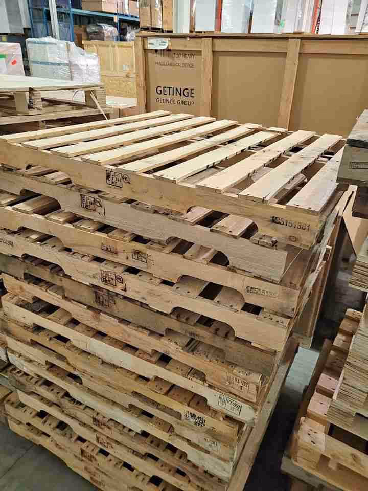 Cranston, Rhode Island - Grade B Standard Wood Pallets