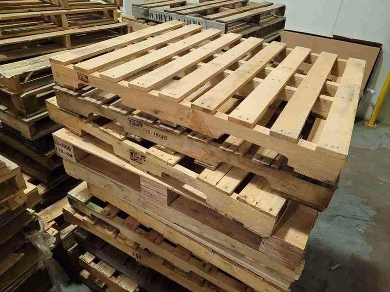 Warwick, Rhode Island - Grade A Premium 48x40 Wood Pallets