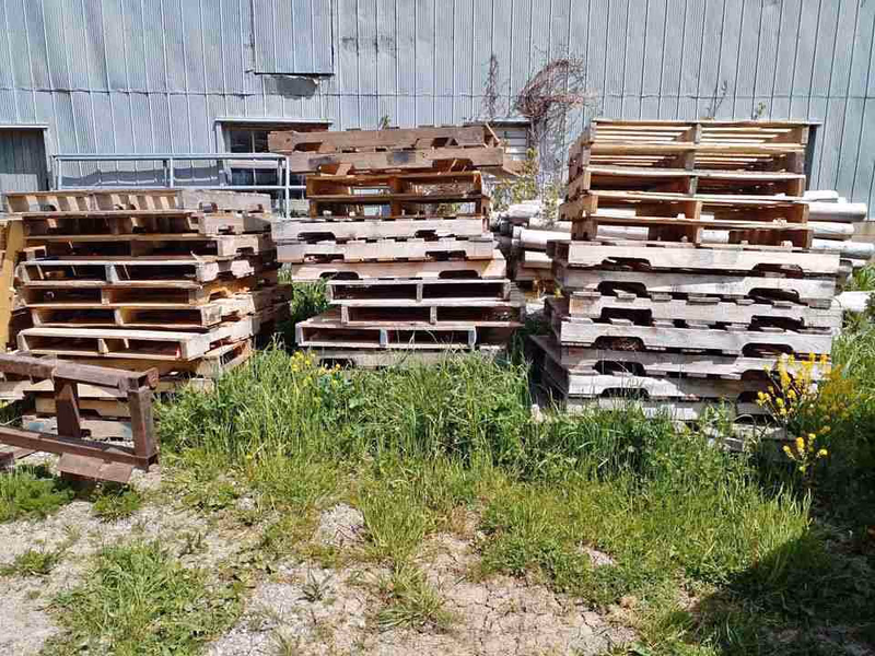 Woonsocket, Rhode Island - Grade A Premium 48x40 Wood Pallets