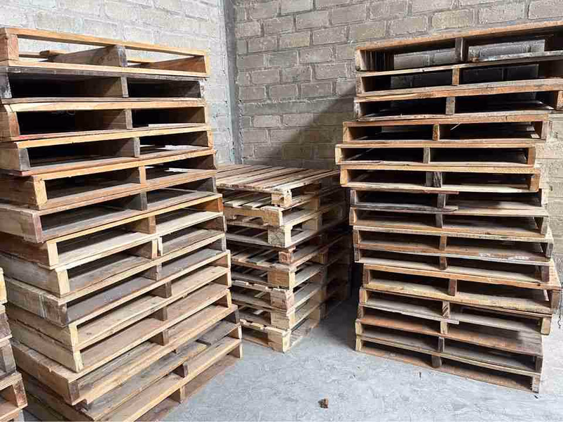El Paso, Texas - Grade A Premium 48x40 Wood Pallets
