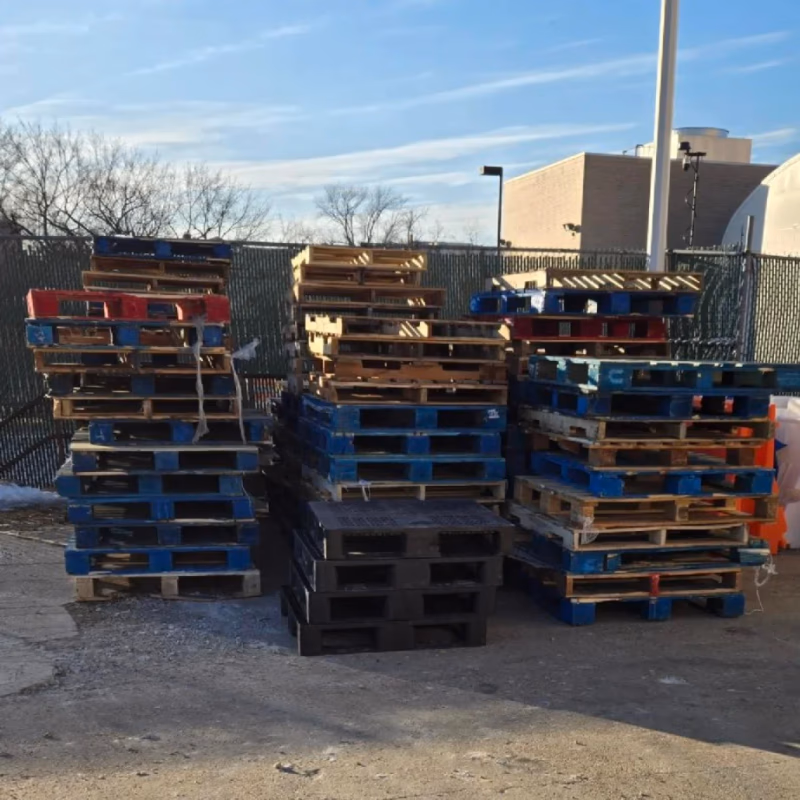 Burlington, Vermont - Grade B Standard Wood Pallets