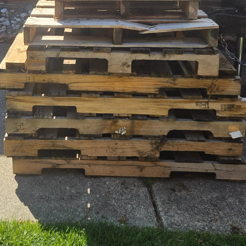 Burlington, Vermont - Grade C Economy Wood Pallets