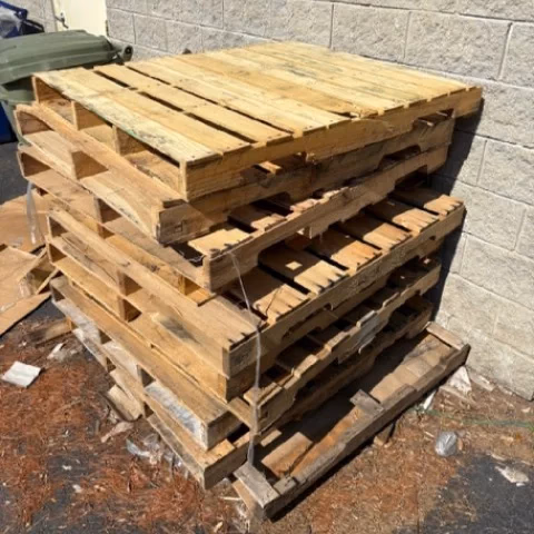 Richmond, Virginia - Grade A Premium 48x40 Wood Pallets