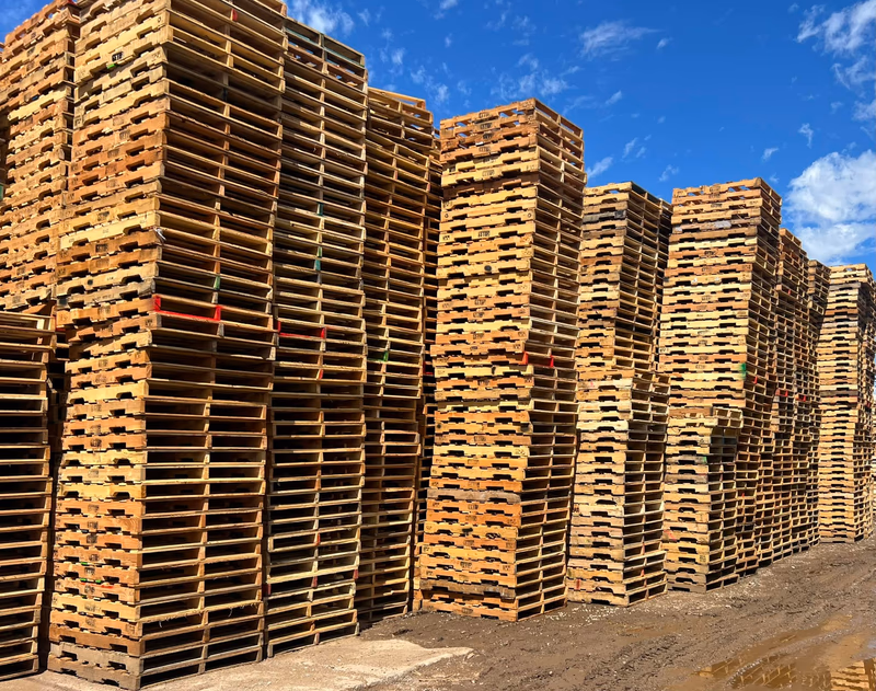 Bellevue, Washington - Grade A Premium 48x40 Wood Pallets