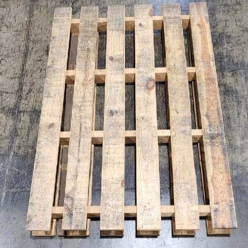 Green Bay, Wisconsin - Grade A Premium 48x40 Wood Pallets