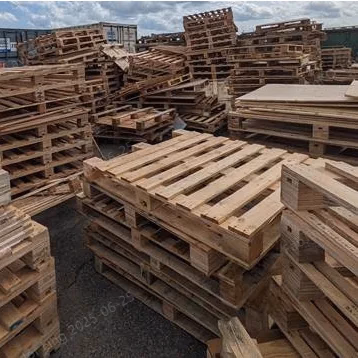 Madison, Wisconsin - Grade B Standard Wood Pallets