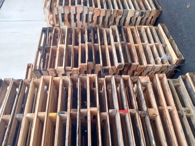 Buffalo, New York - Grade A Premium 48x40 Wood Pallets