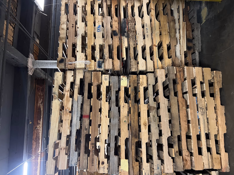 Yonkers, New York - Grade A Premium 48x40 Wood Pallets