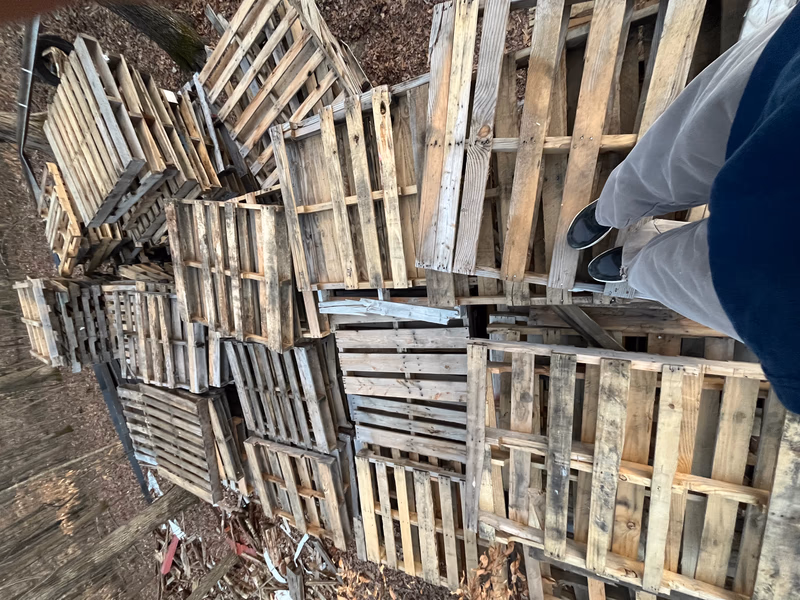 Gresham, Oregon - Grade A Premium 48x40 Wood Pallets