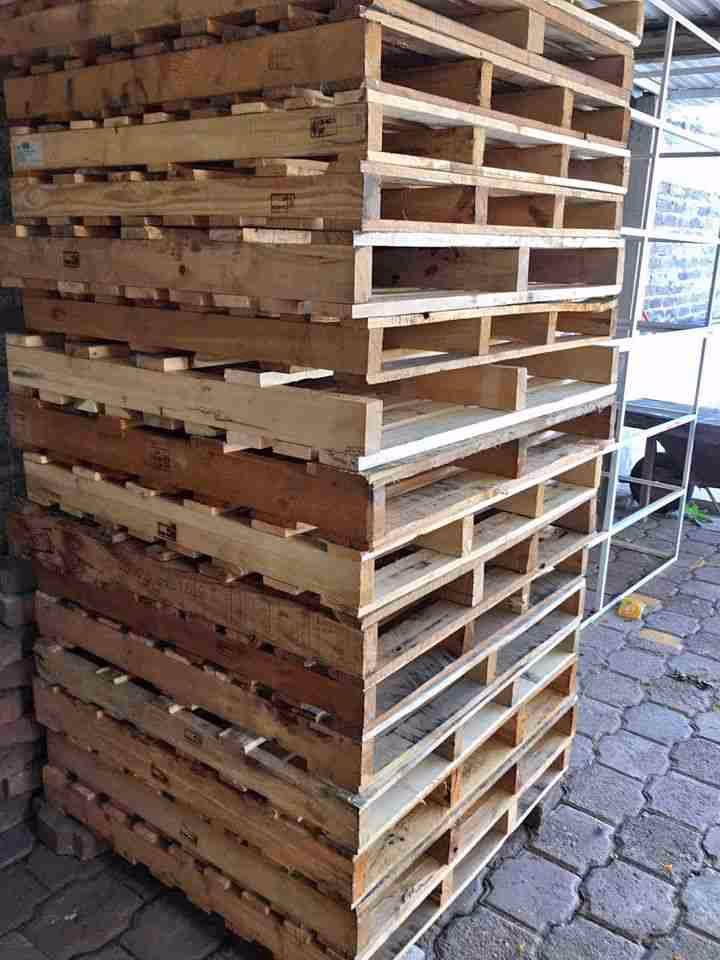 Round Rock, Texas - Grade A Premium 48x40 Wood Pallets