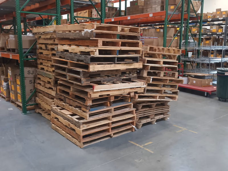 Surprise, Arizona - Grade B Standard Wood Pallets