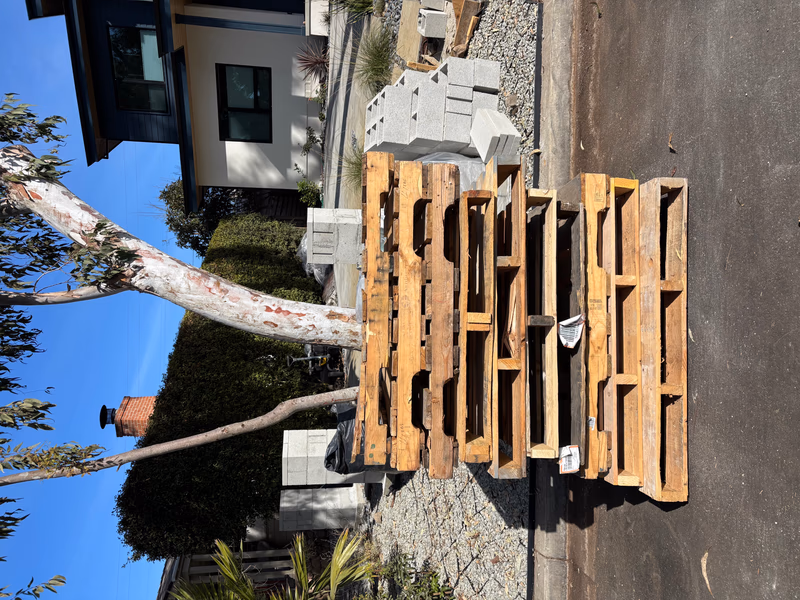 Buckeye, Arizona - Grade A Premium 48x40 Wood Pallets