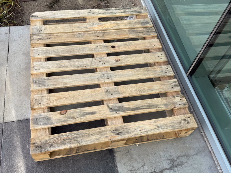 Buckeye, Arizona - Grade B Standard Wood Pallets