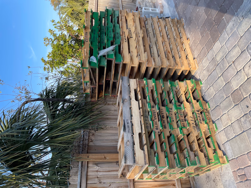 Long Beach, California - Grade A Premium 48x40 Wood Pallets