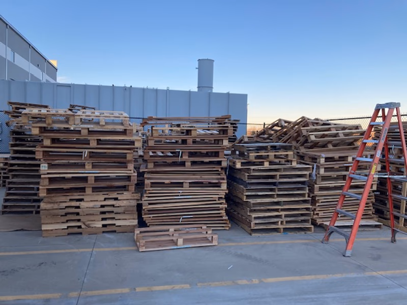 College Station, Texas - Grade B Standard Wood Pallets