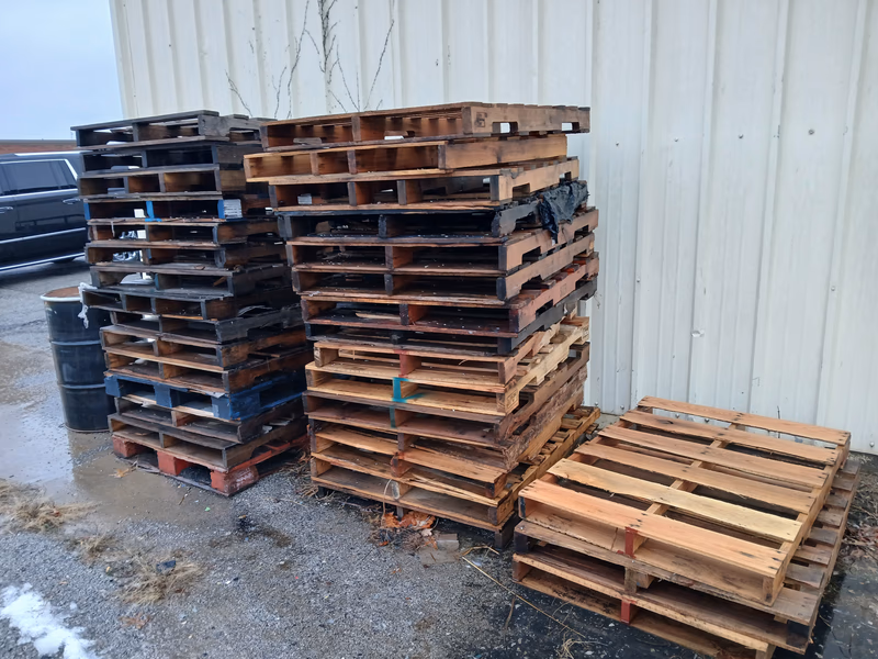 Irvine, California - Grade C Economy Wood Pallets