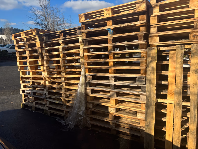 New Braunfels, Texas - Grade A Premium 48x40 Wood Pallets