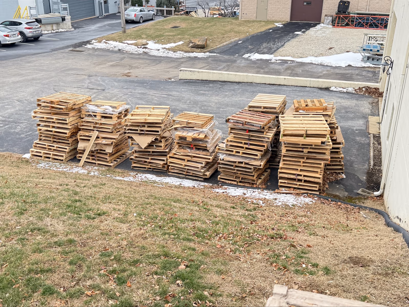 Beaumont, Texas - Grade B Standard Wood Pallets